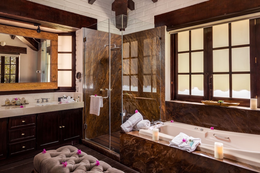 HONEYMOON, CABIN