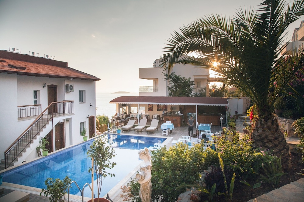 Sunset Villa Hotel 36/50