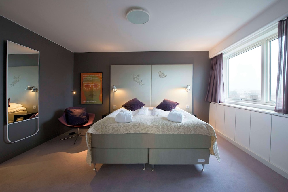 PRESIDENTIAL, SUITE