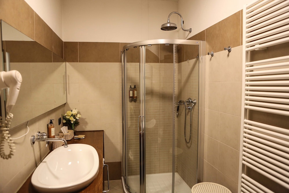 Hotel Tenimento Al Castello 46/50