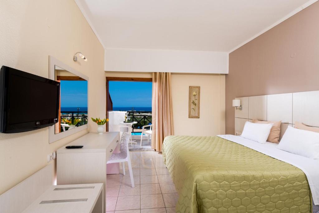 DOUBLE ROOM - -SINGLE USE SIDE SEA VIEW