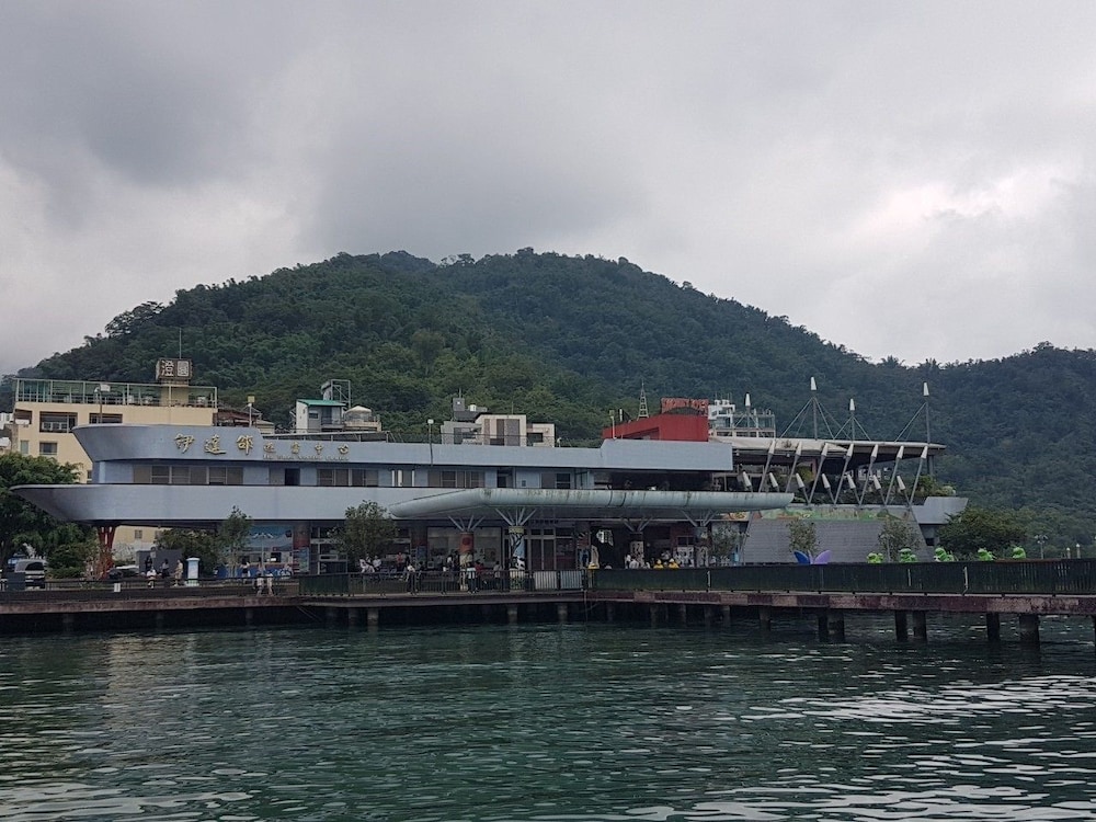 Sun Moon Lake Loft Inn 56/57