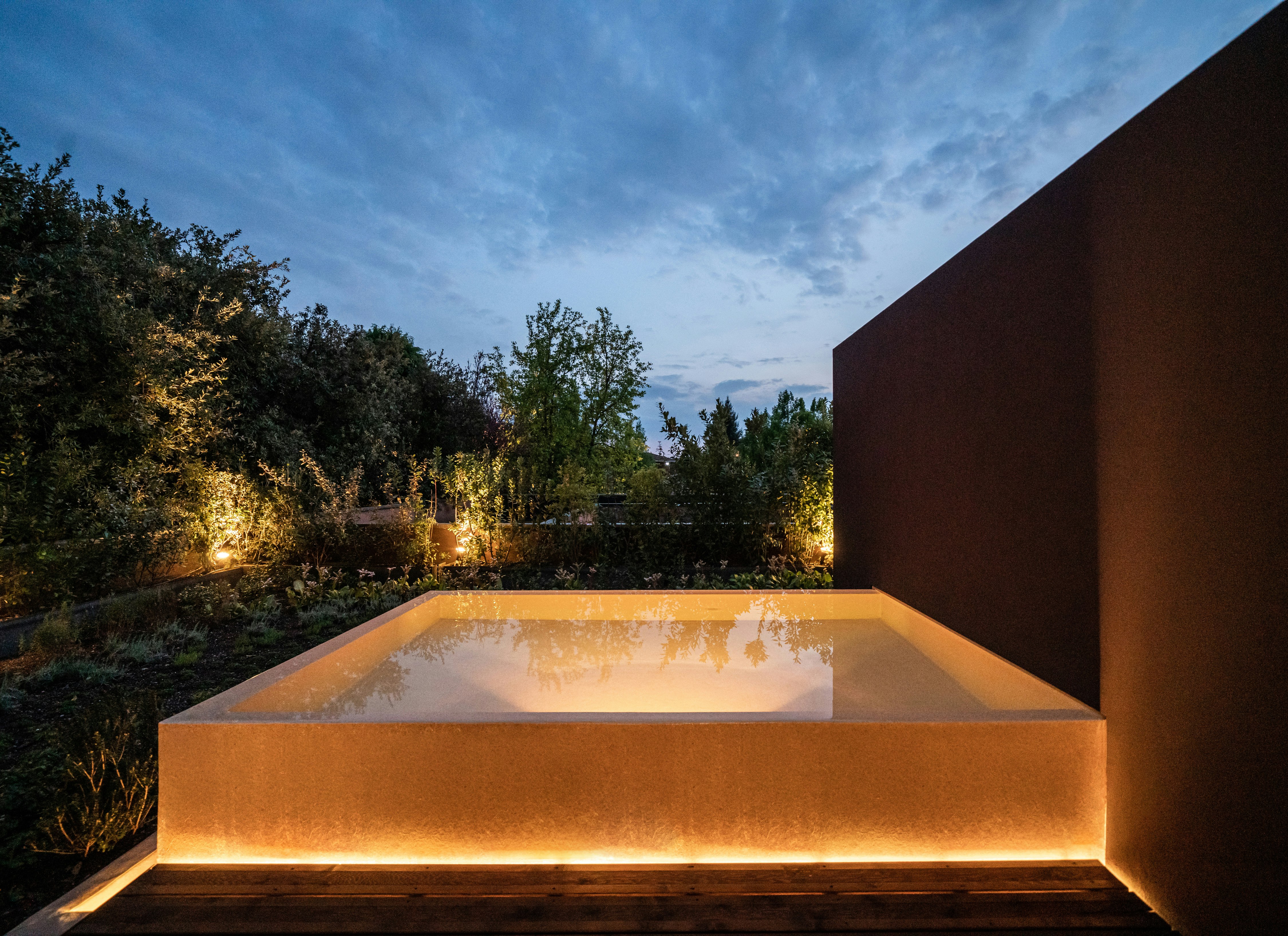 C-HOTEL AND SPA 18/25