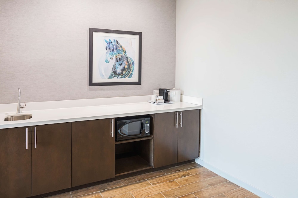 Hampton Inn & Suites Colleyville DFW Airport West 10/50
