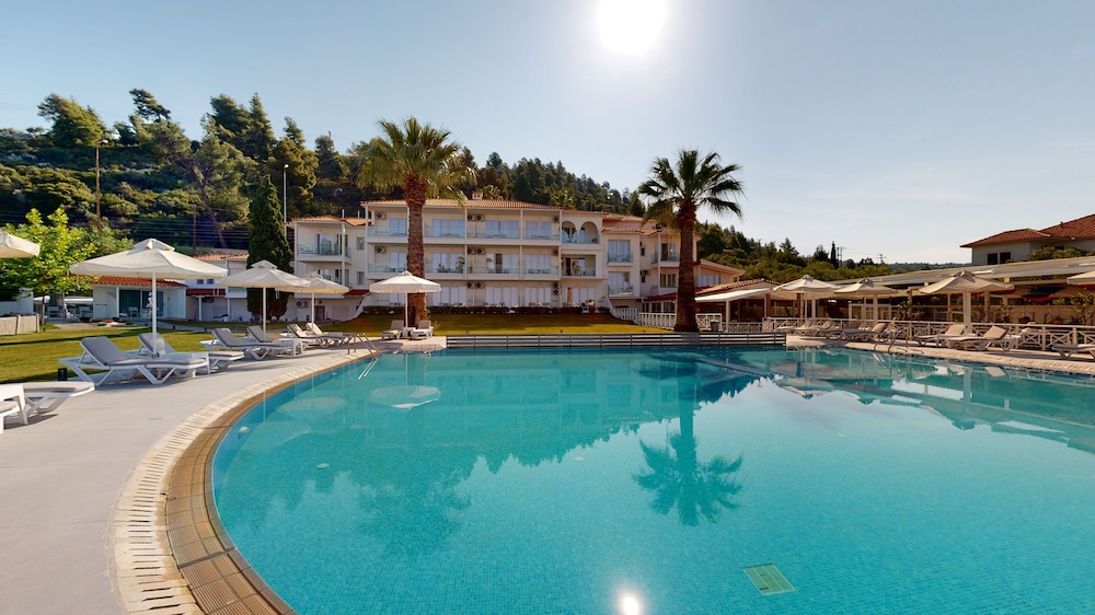 Acrotel Lily Ann Boutique Hotel 65/70