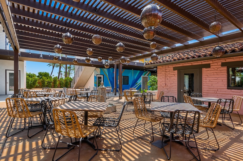 The Paloma Resort 32/50