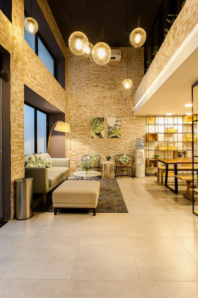 La Regatta Boutique Residences 51/72