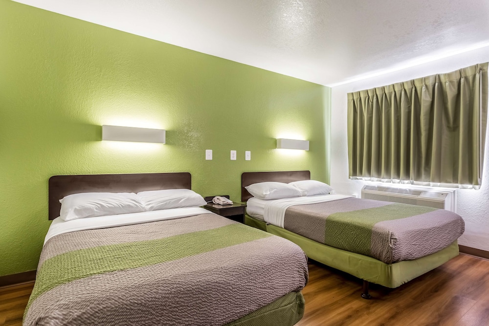 Motel6 El Paso, TX - East 19/32