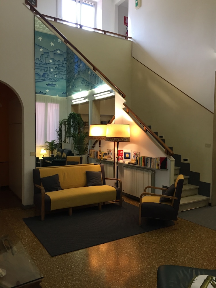 Cairoli Hotel 49/79