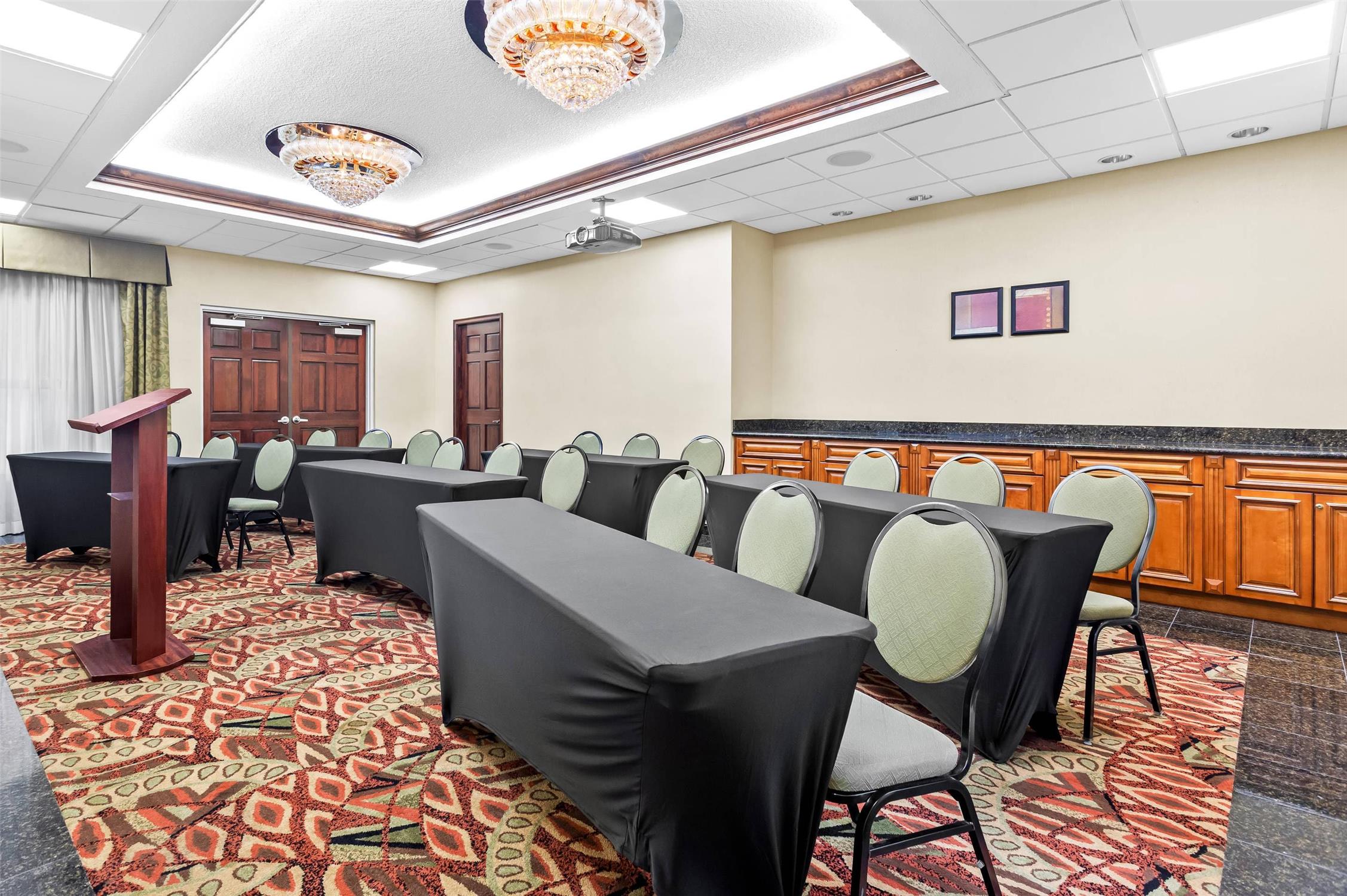 Quality Inn Tampa Airport - Cruise Port 61/69