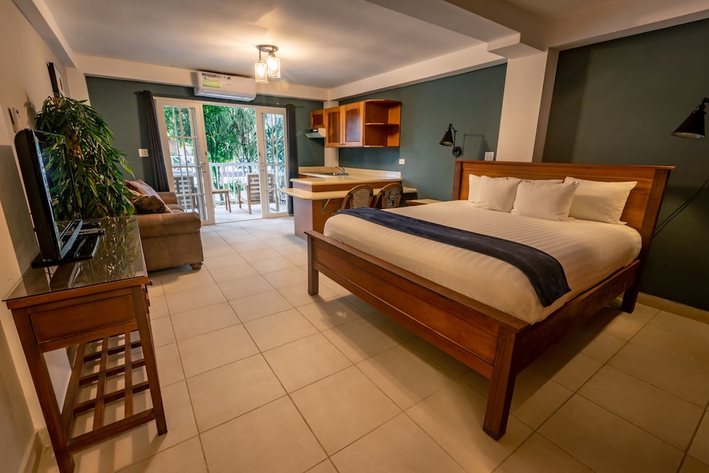 Tropical Suites Hotel 26/67