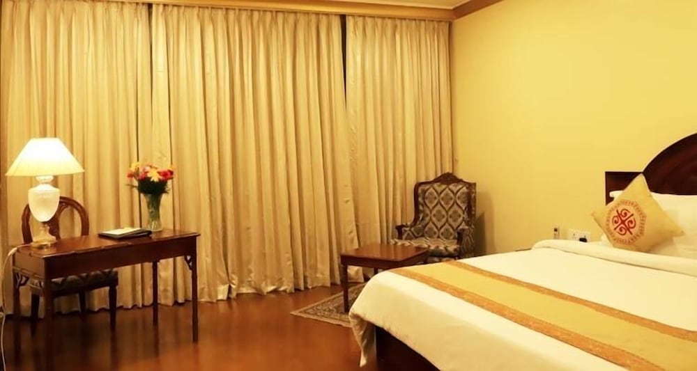Hotel Dynasty 15/46