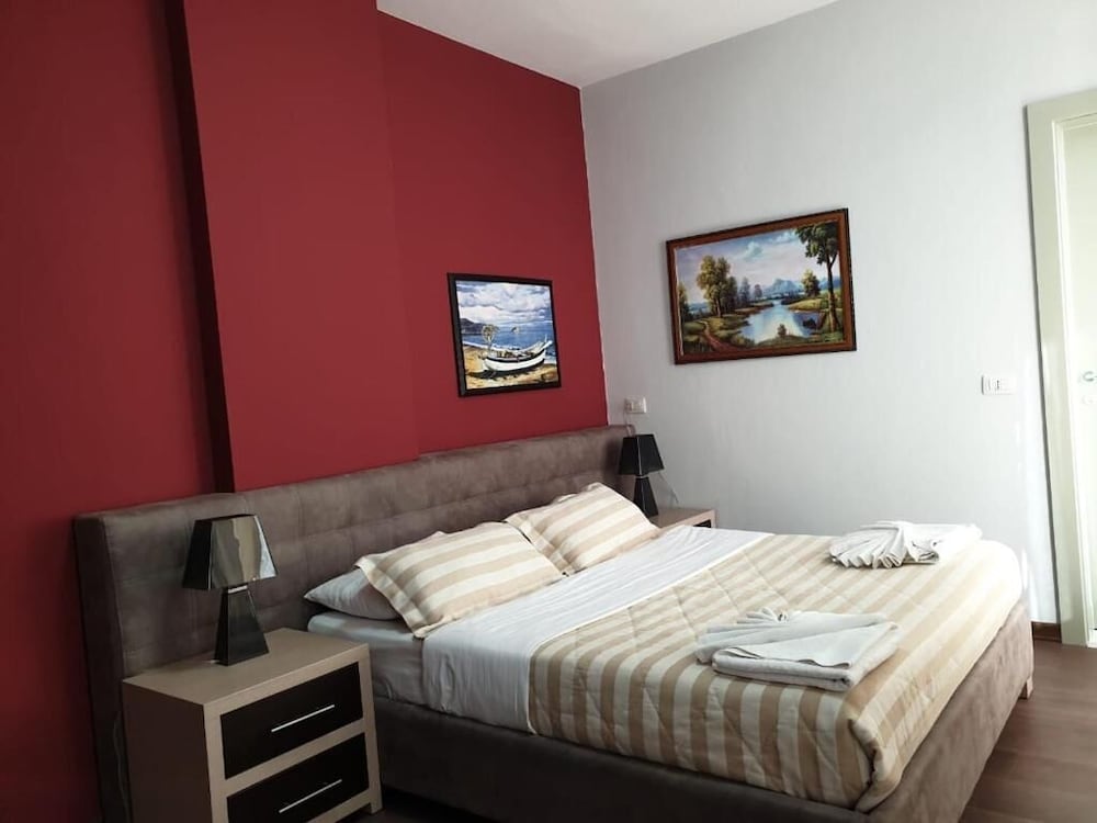 PERANDOR BEACH HOTEL 21/64