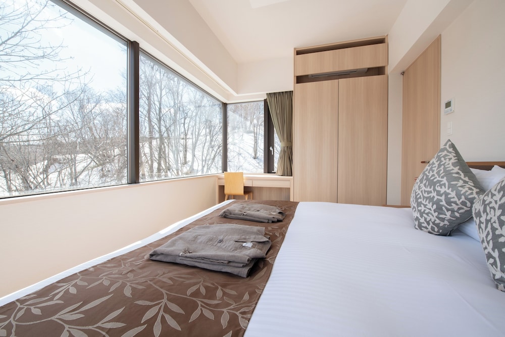 1 BEDROOM, DELUXE, RESORT SIDE