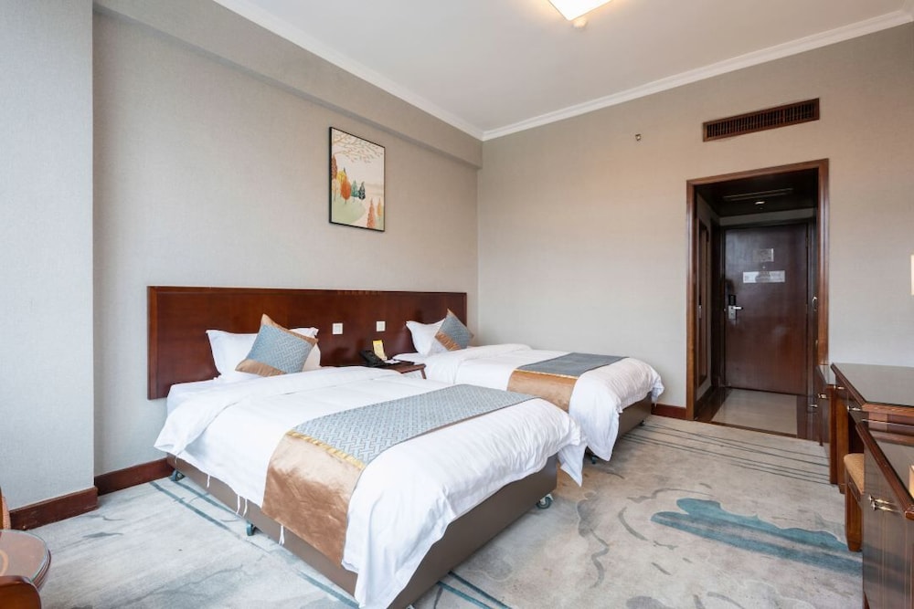 Five Rams City Hotel 14/28