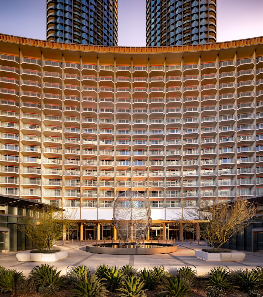 Fairmont Century Plaza Gold Experience 3/73