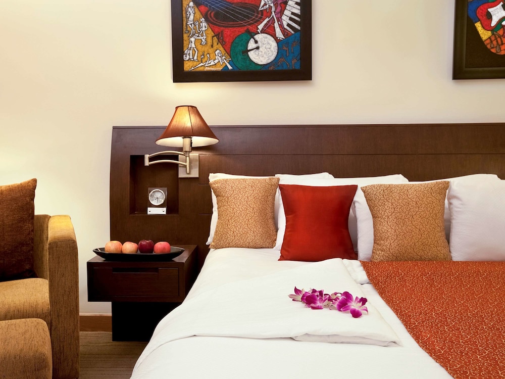 NOVOTEL HYDERABAD CONVENTION CENTRE 29/73