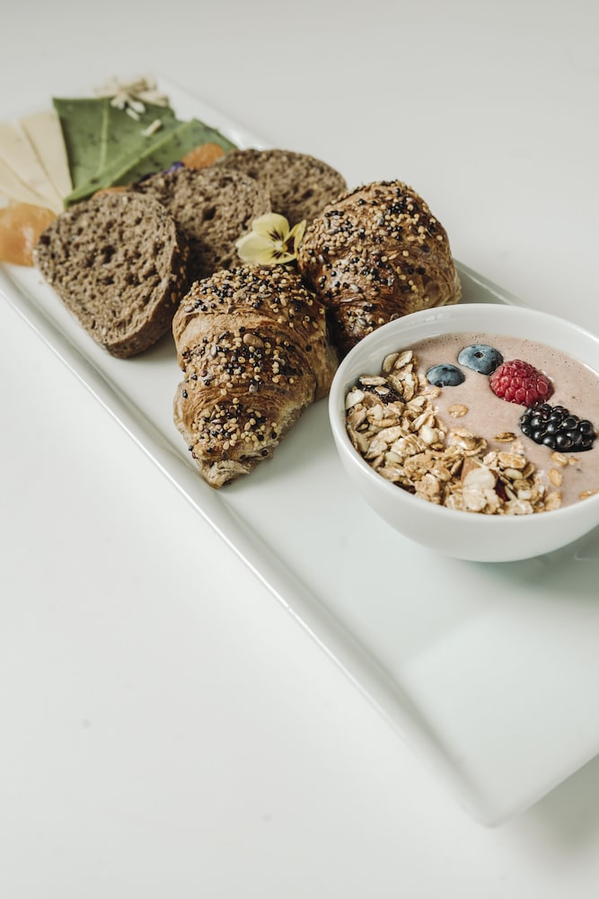 Longevity Health & Wellness Hotel 37/67