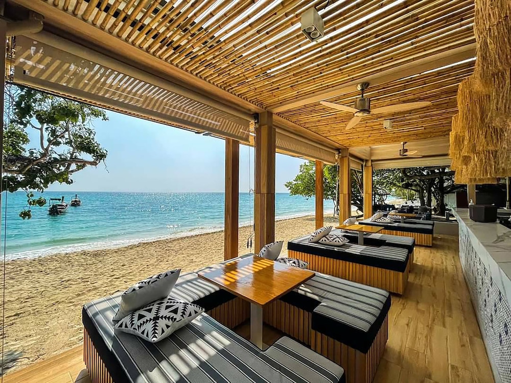 Phi Phi Holiday Resort 50/80