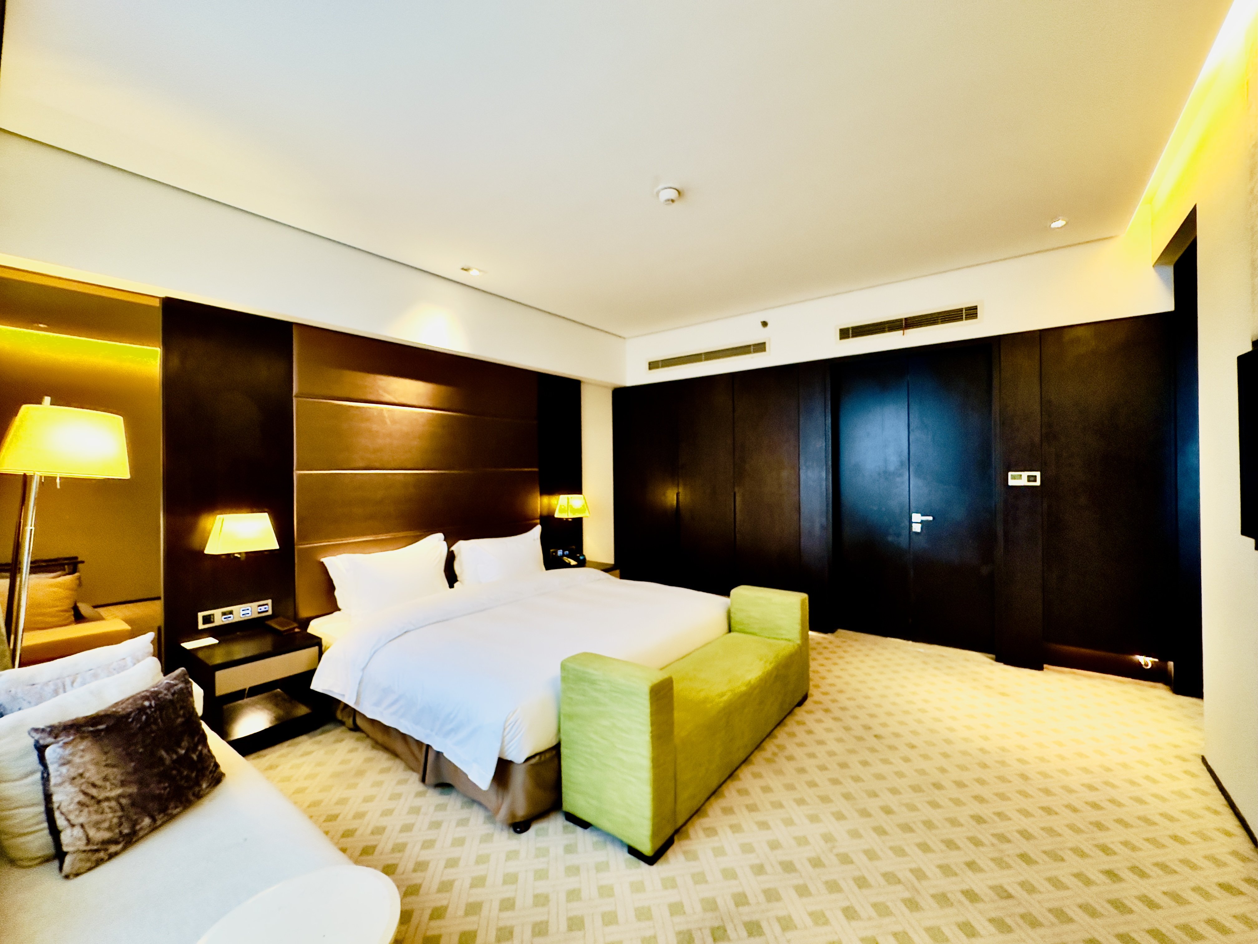 Holiday Inn Nantong Oasis International 27/78