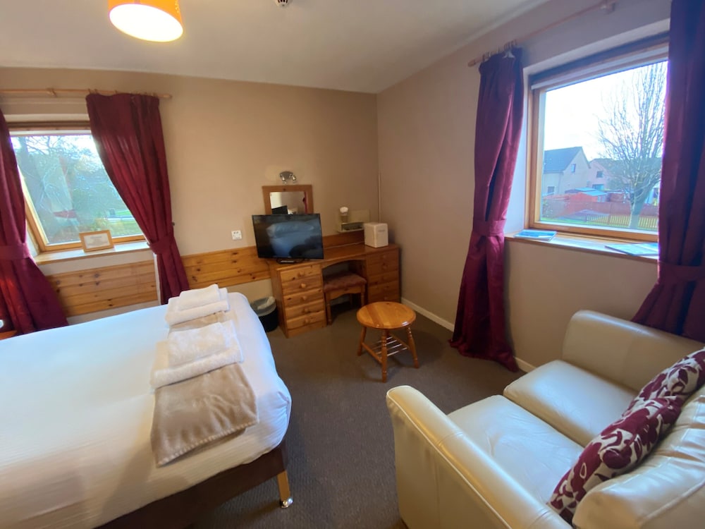 Smithton Hotel 14/70
