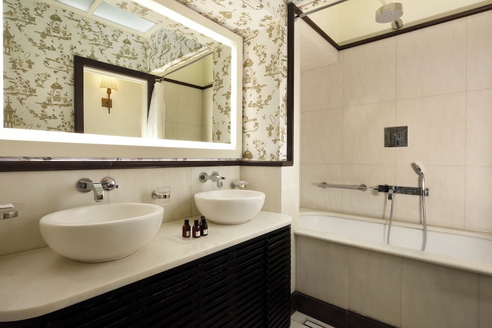Hotel San Firenze Suites And Spa 75/75