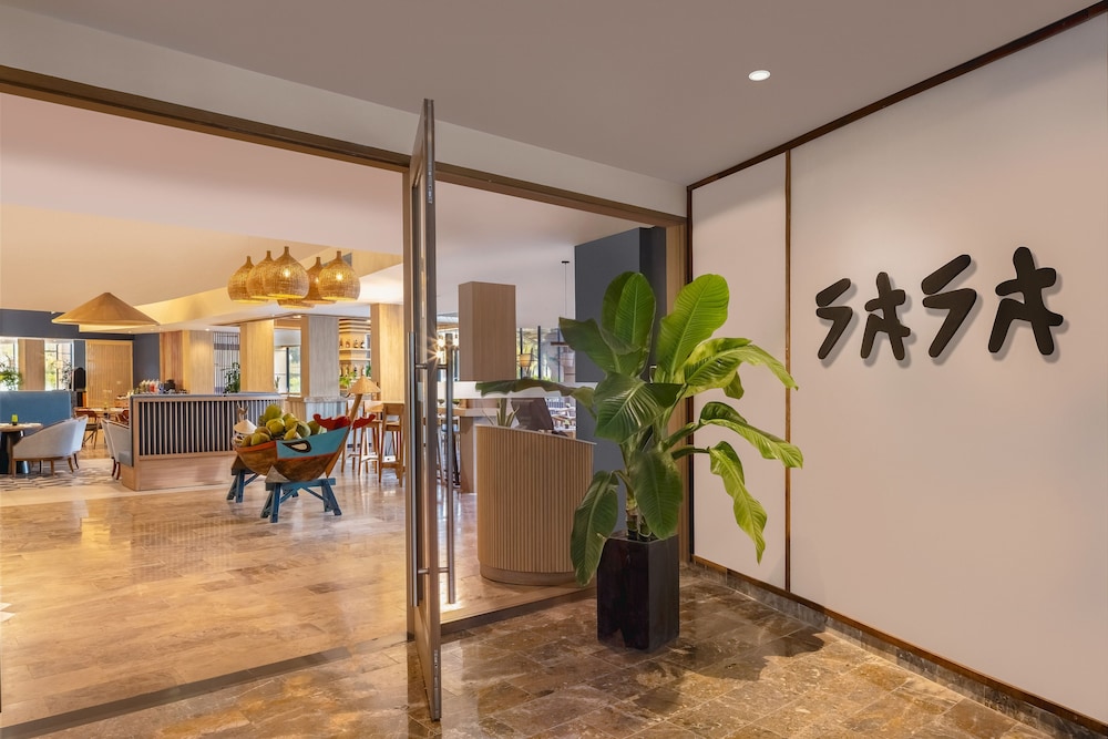 Melia Danang Beach Resort 50/70