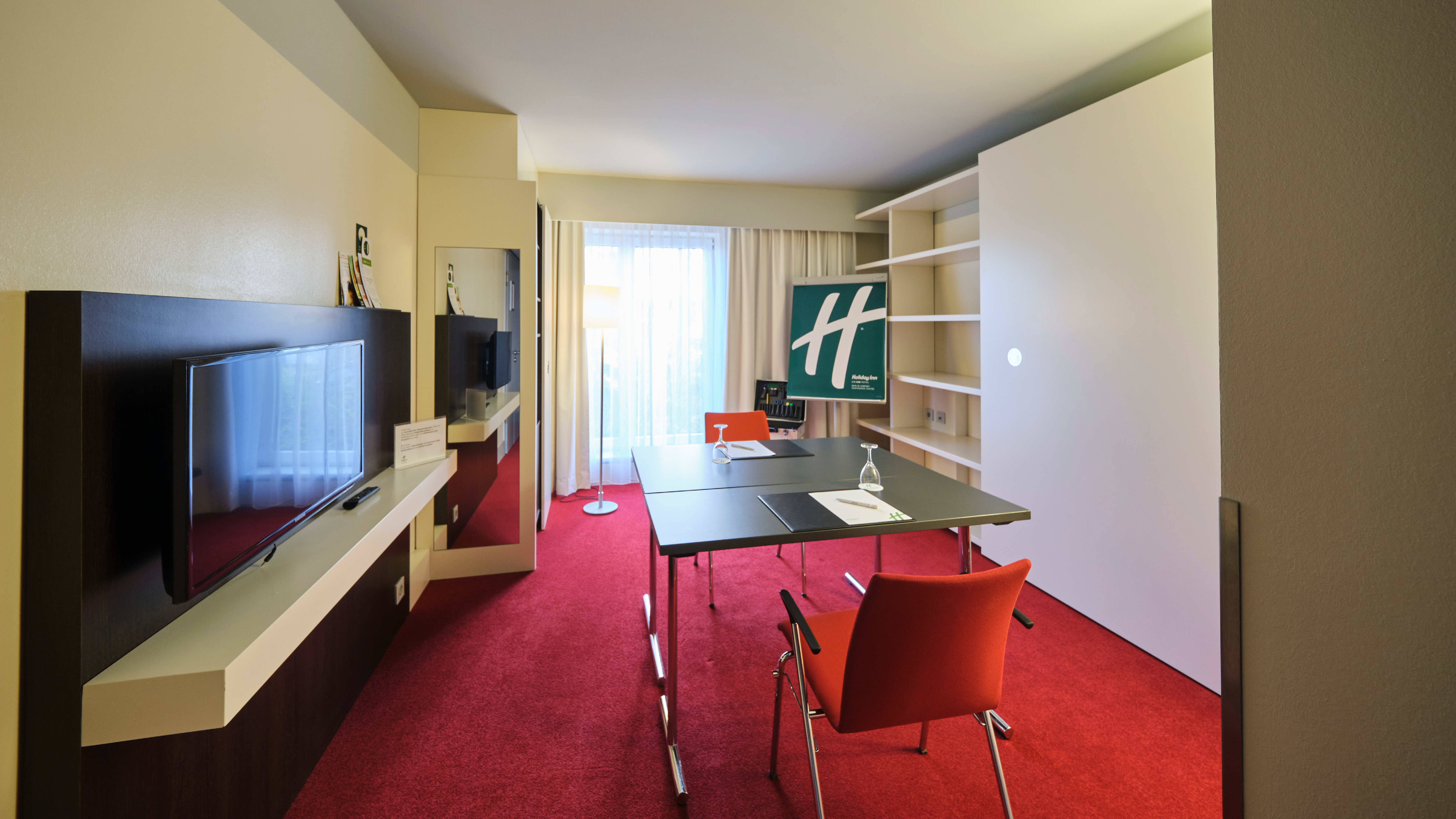 Holiday Inn Berlin Airport Conference Centre Formerly Holiday Inn Berlin International Airport 50/75