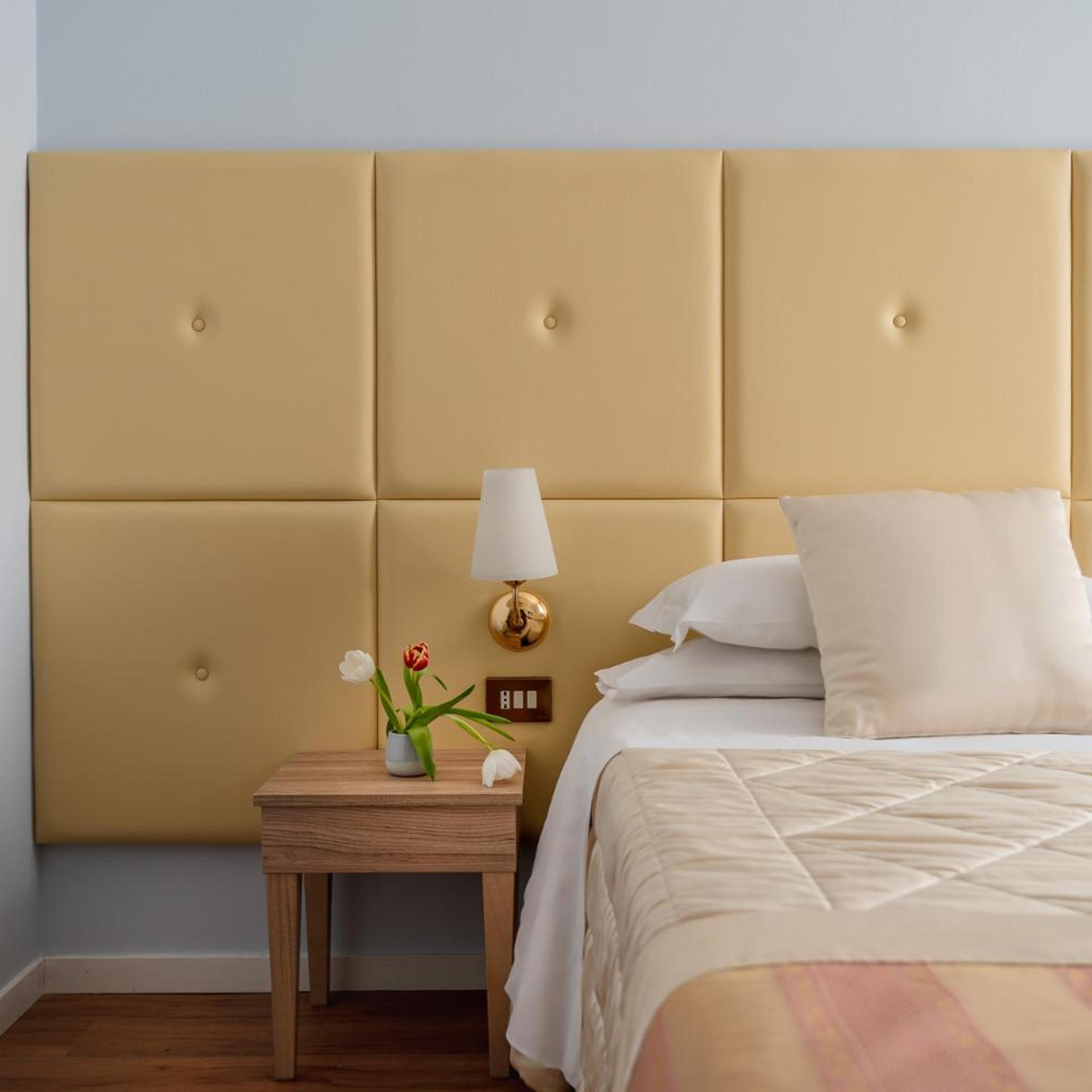 Room, Quadruple