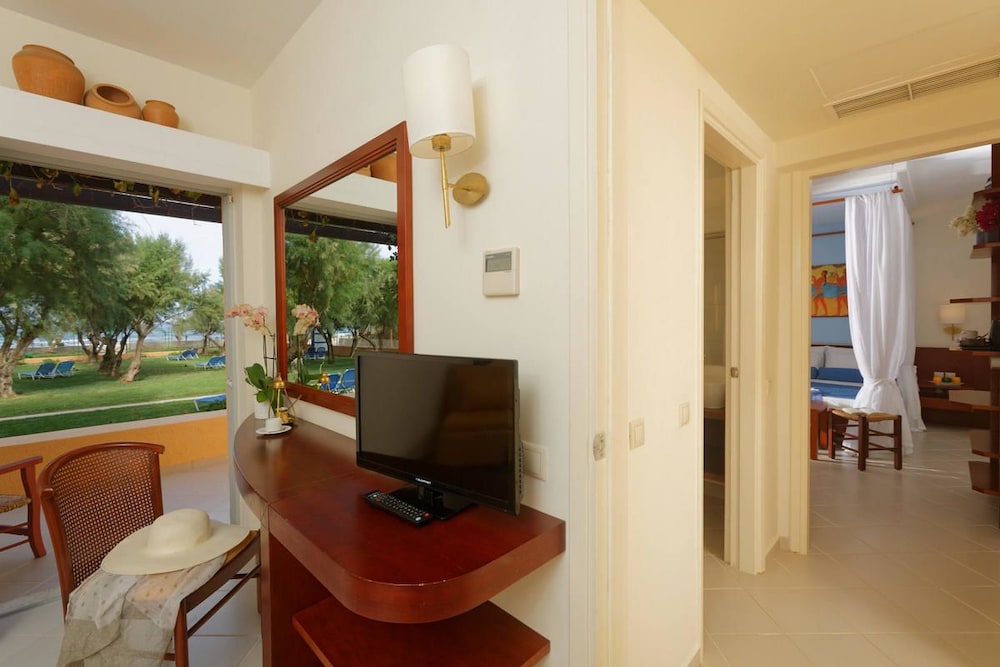 Anissa Beach and Village Hotel 17/80