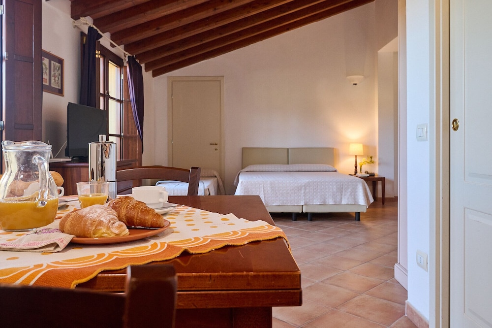 Studio, Double Bed