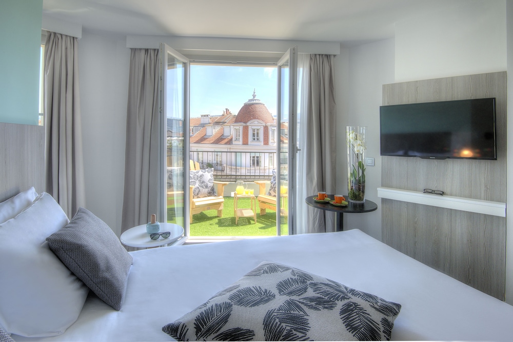 ROOM, DOUBLE BED, CITY VIEW, TERRACE