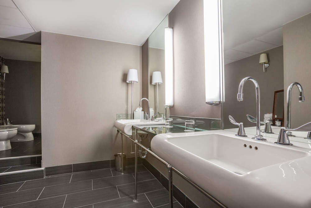 Hotel Derek Houston Galleria 19/83