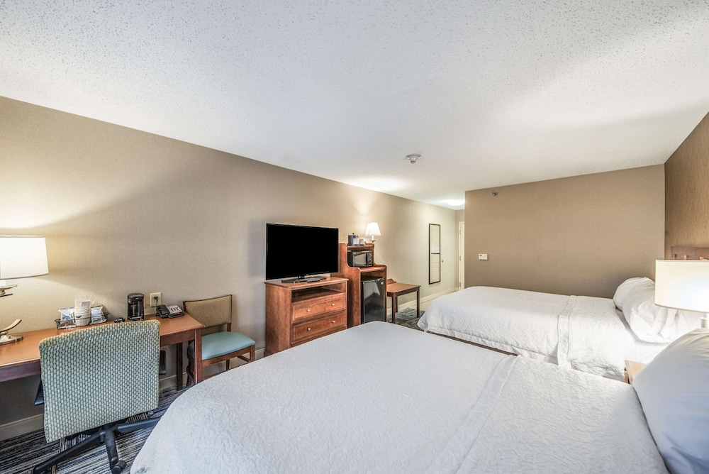 Hampton Inn Greenfield 10/36