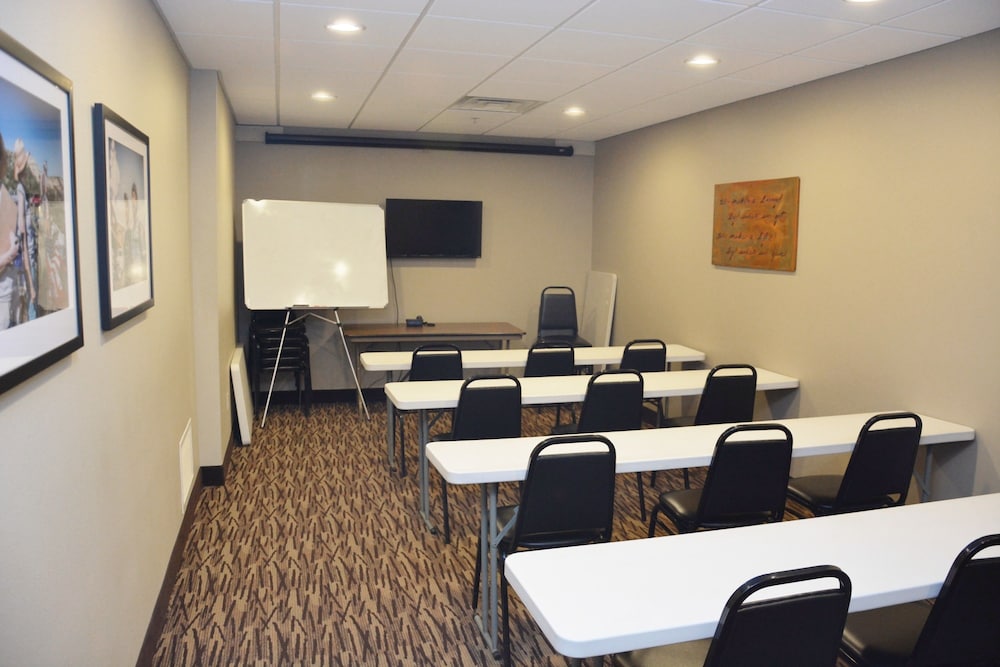 Roosevelt Inn and Suites 29/38