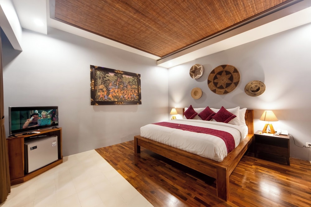 ROOM, DOUBLE BED