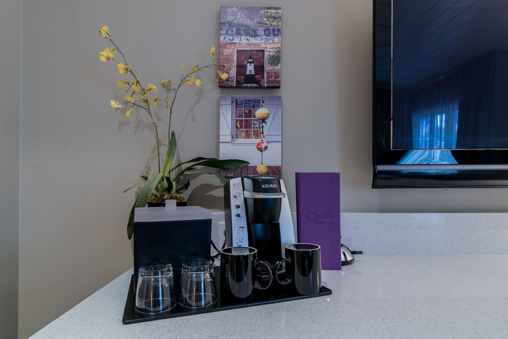 Orchid Key Inn 52/67