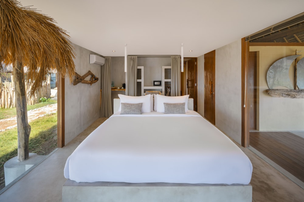 GROVE, COCONUT, VILLA