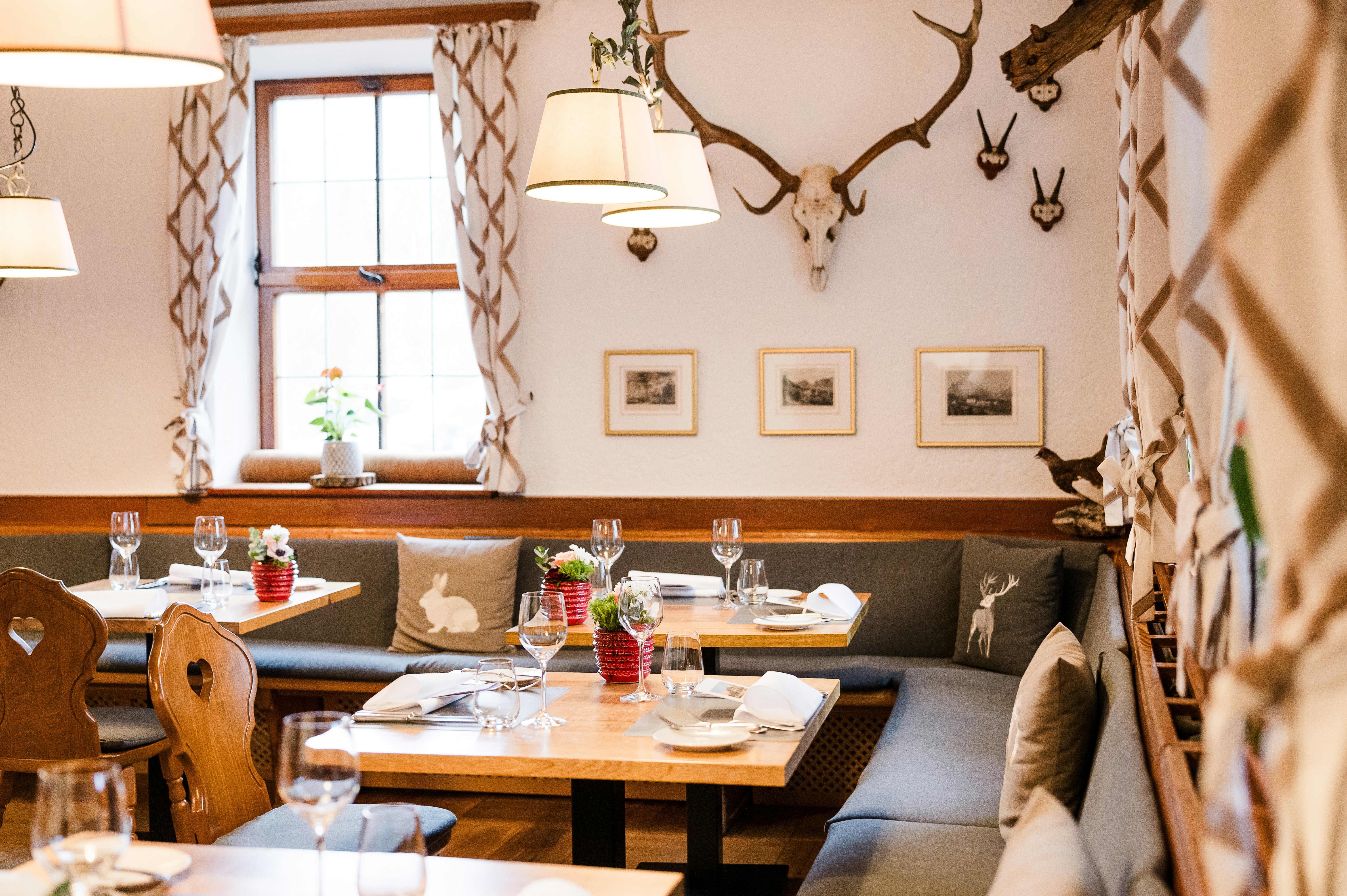 WALD AND SCHLOSSHOTEL FRIEDRICHSRUHE 46/67