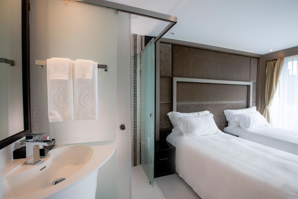 Azure Hotel Pattaya 19/32