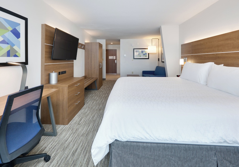 Holiday Inn Express Hotel & Suites San Antonio Nw Near Seaworld 31/76
