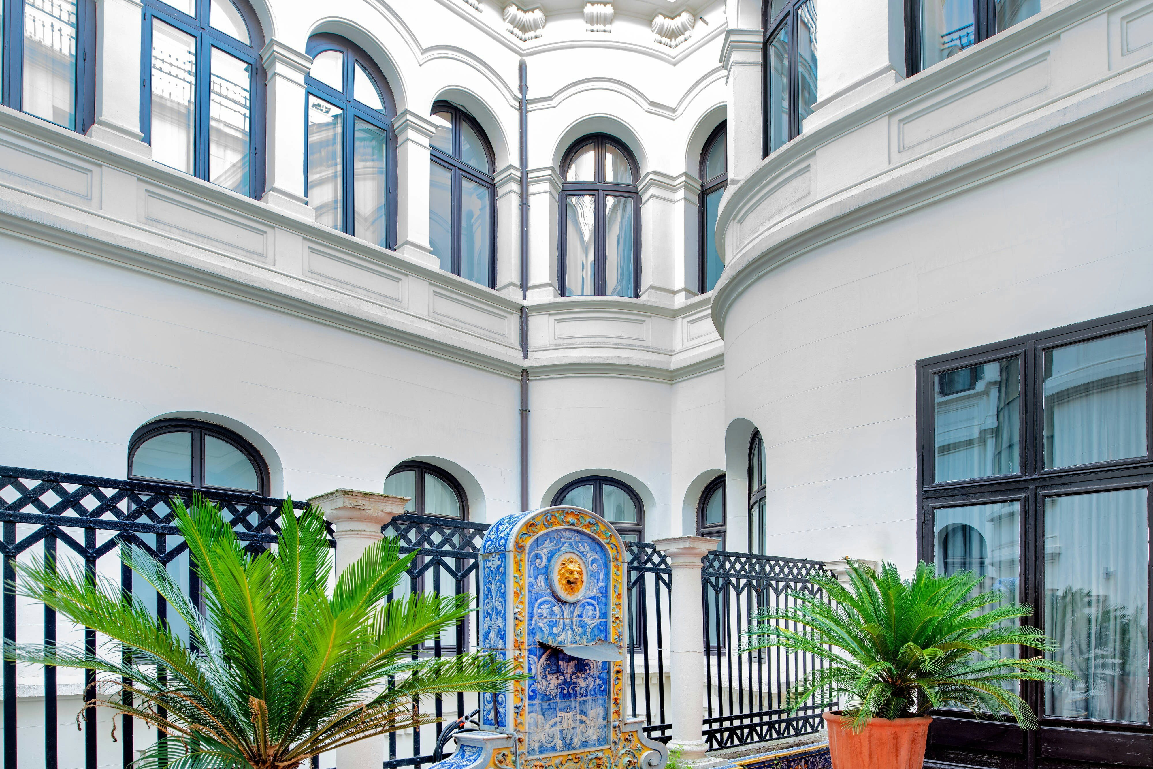 Palacio Del Retiro, Autograph Collection 1/10