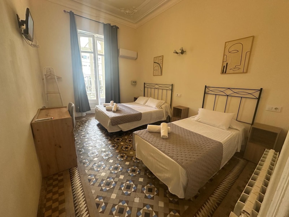 Hostal Balmes Centro 17/50
