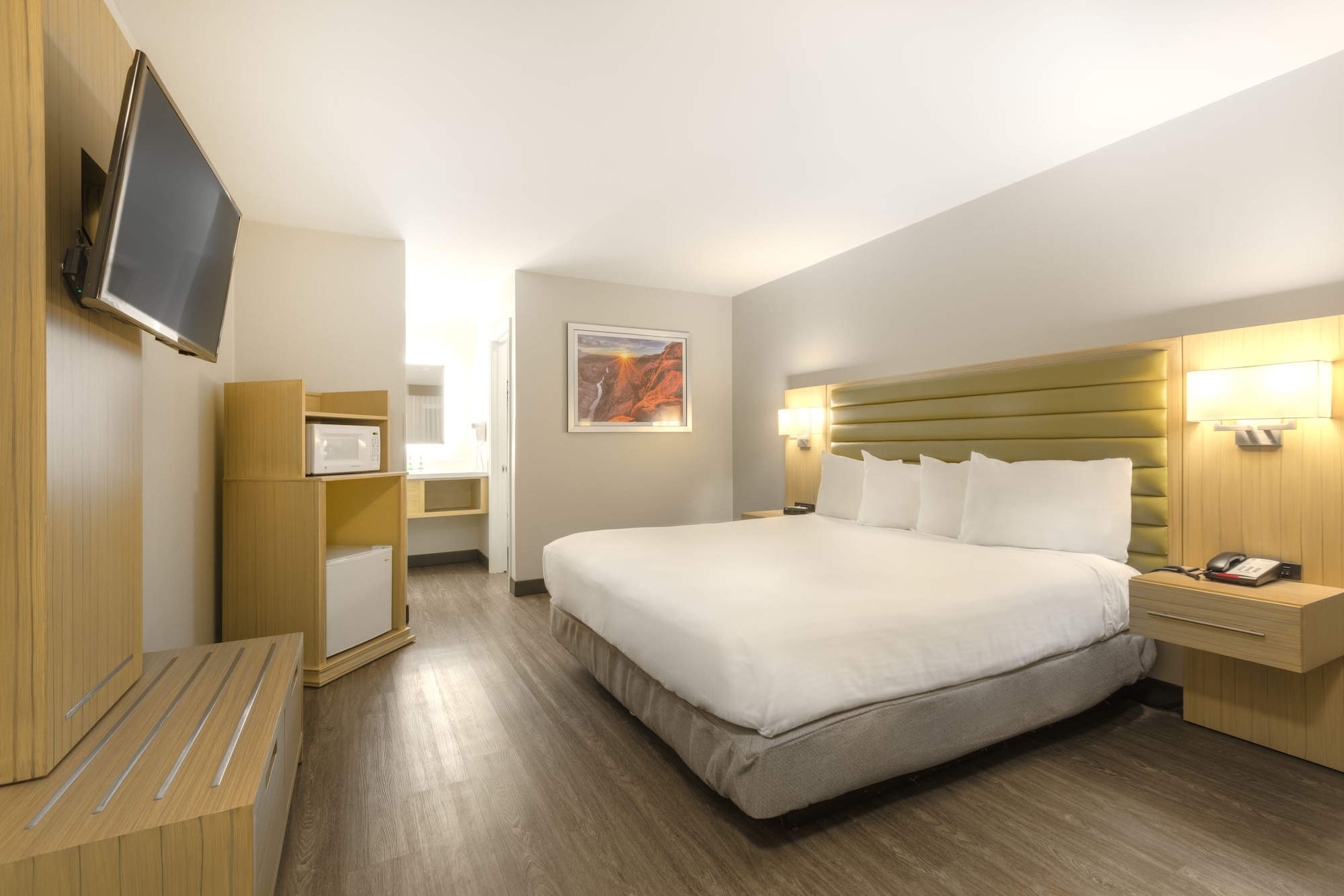 ROOM, KING BED, ACCESSIBLE