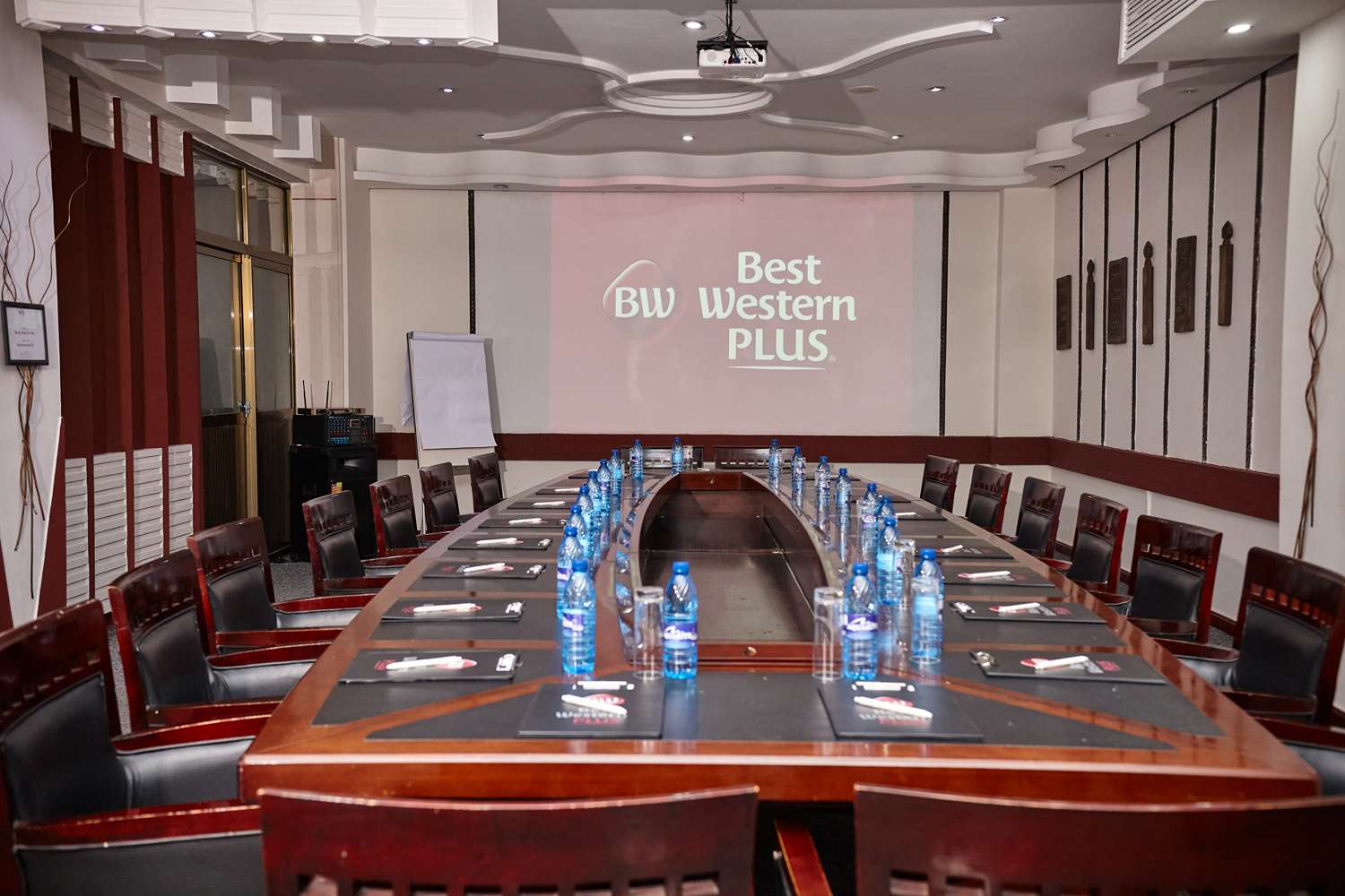 Best Western Plus Paramount Hotel 42/44