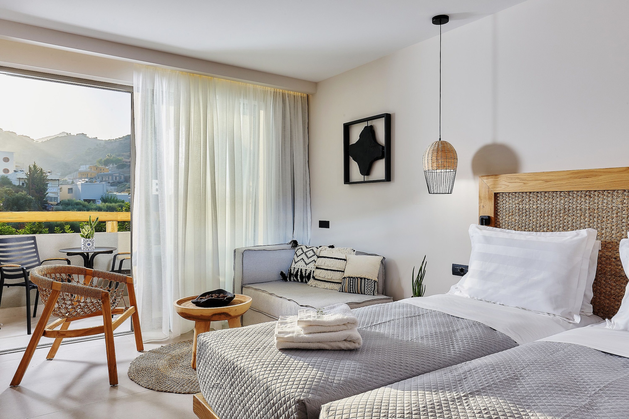Junior Suite, Double Bed, Lateral Garden or Side Sea View, Sofa