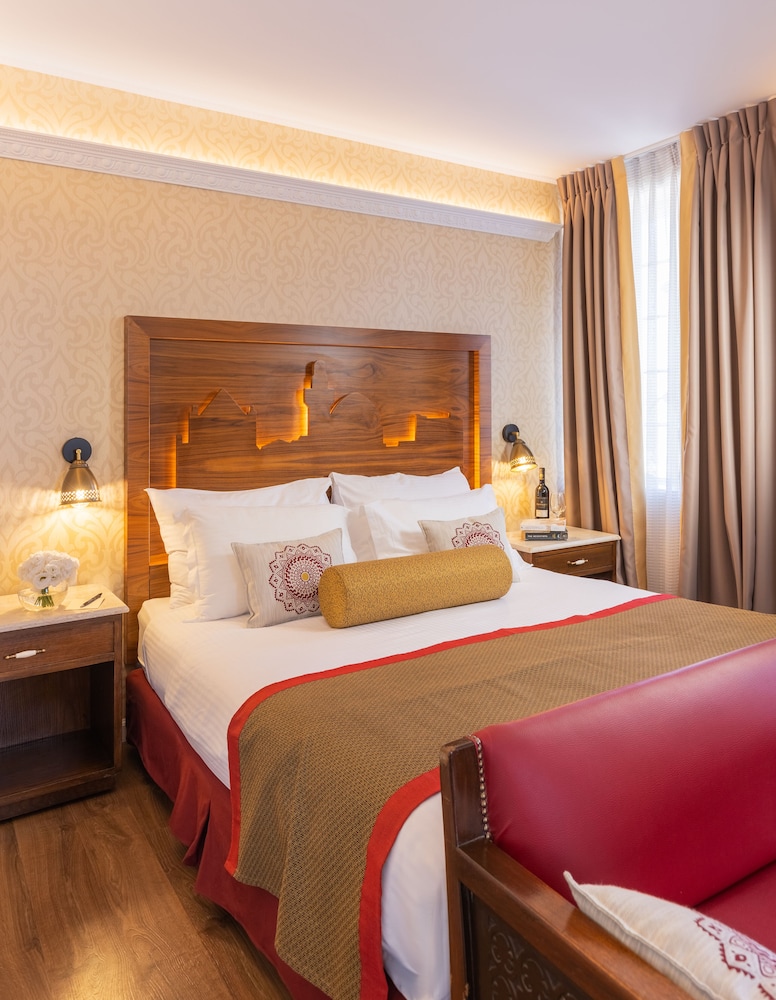 DELUXE, SUITE
