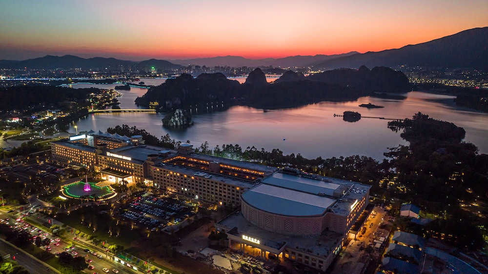 Wyndham Grand Zhaoqing Downtown 44/47