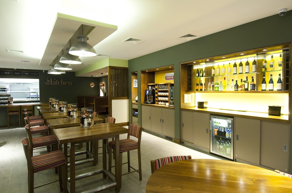 Premier Inn Leamington Spa Town Centre 40/54