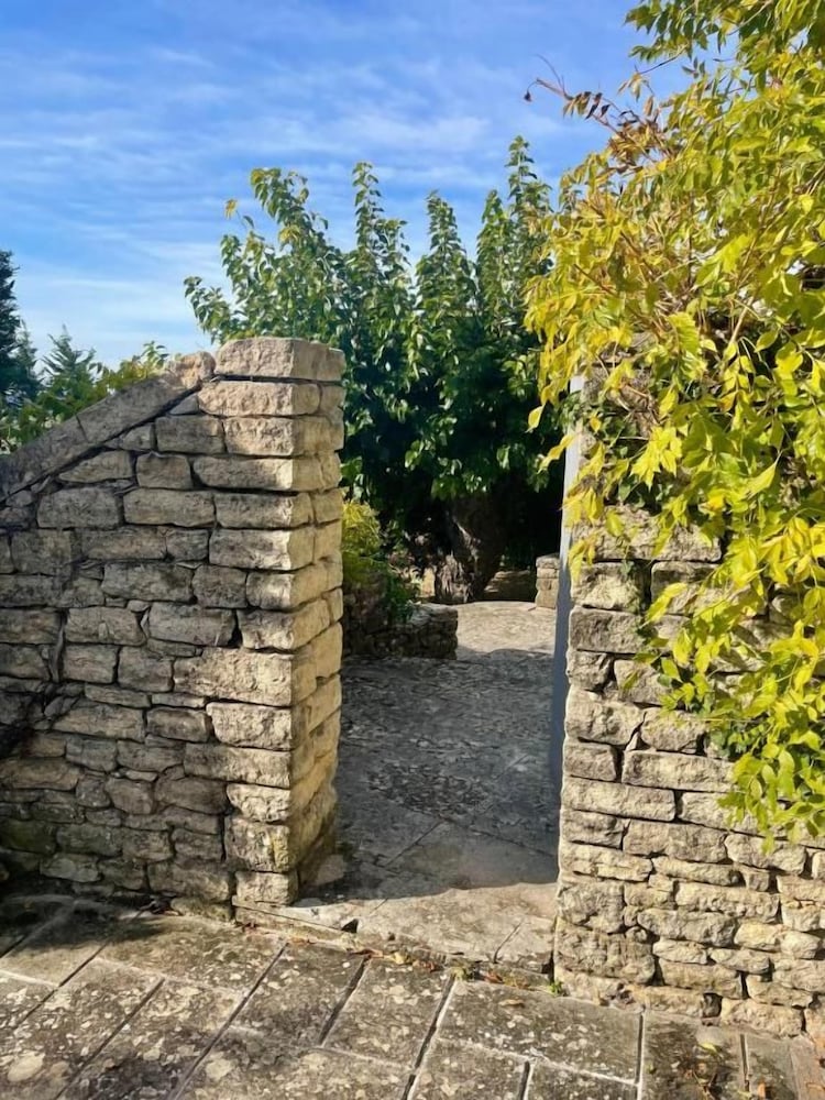 Domaine De L'enclos 38/50